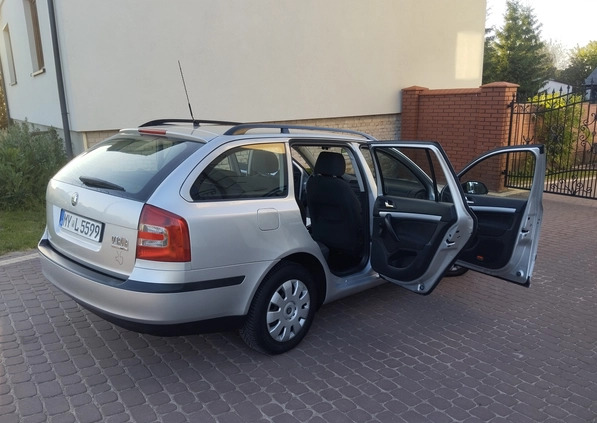 Skoda Octavia cena 9990 przebieg: 225500, rok produkcji 2006 z Bodzentyn małe 92